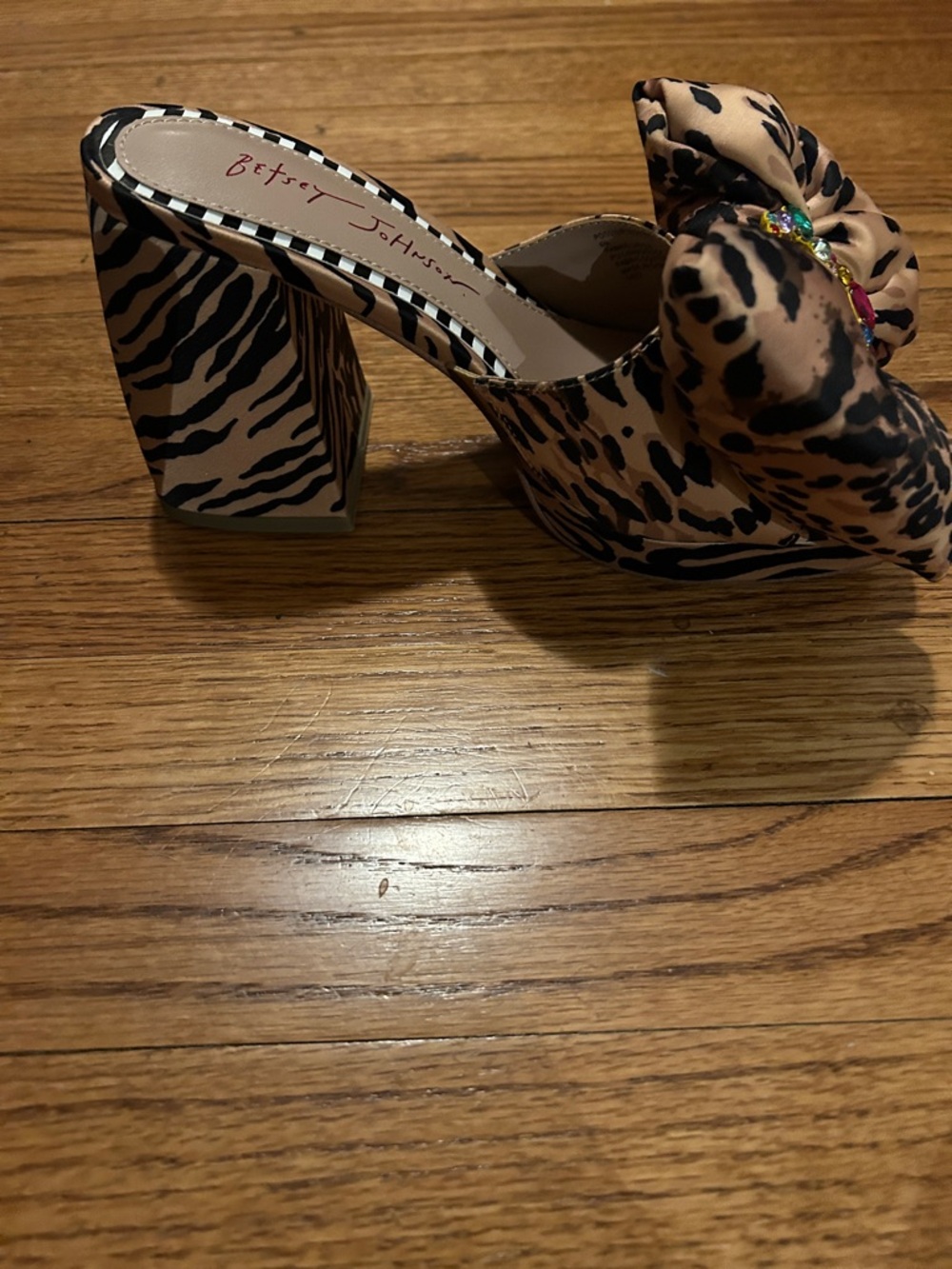 Betsey Johnson Leopard Print Bow Slides with Multicolor Gem Buckle - Picture 5 of 6